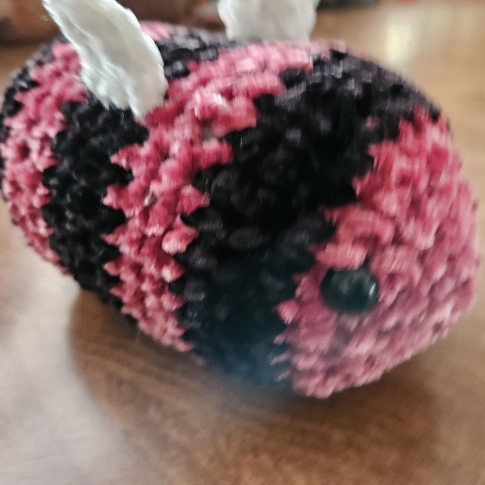 Crochet Velvet Raspberry Bee - Picture 14 of 15